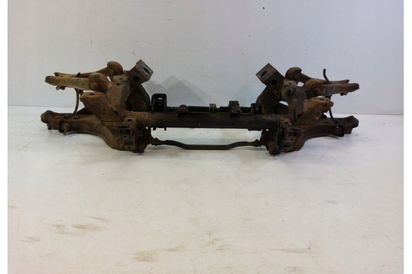 MITSUBISHI PAJERO III (V60, V70) 2000-2007 Viga del puente delantero M