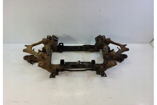 MITSUBISHI PAJERO III (V60, V70) 2000-2007 Viga del puente delantero M