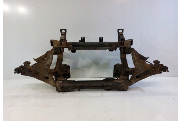 MITSUBISHI PAJERO III (V60, V70) 2000-2007 Viga del puente delantero M