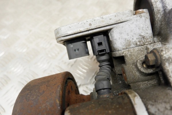 Reductor trasero VOLVO XC90 I P30713129 2.4L diésel 120kW 2005