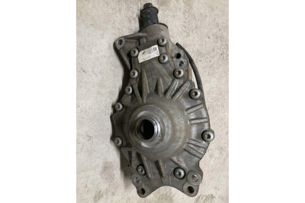 Front reducer LAND ROVER RANGE ROVER VELAR L560 J8A23017AB 2 0L diesel Catalog number of the part J8A23017AB