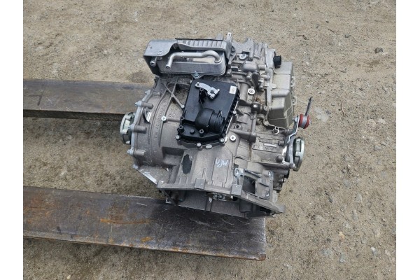 GEARBOX 7 DSG GEARBOX AUDI R8 4S 5 2 FSI V10 RWD UJW 0BZ300046B Catalog number of the part SKRZYNIA 7 BIEGOW DSG GEARBOX AUDI R8