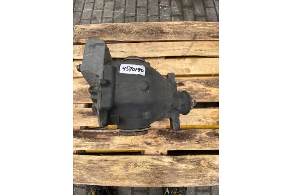 BMW E82 E88 E92 E93 DIFFERENTIAL REAR BRIDGE 135i 335i 2 56 7570280 Part manufacturer BMW OE