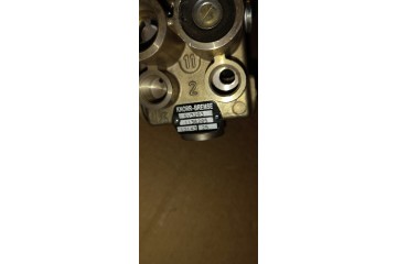 Zawor podnoszenia platformy osi rampowy SV3293 Quality of parts according to GVO O original with manufacturer s logo OE