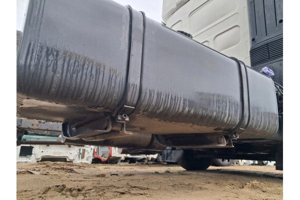 Soportes de Depósito de Combustible Volvo FL 130x59x43 310 Litros 208