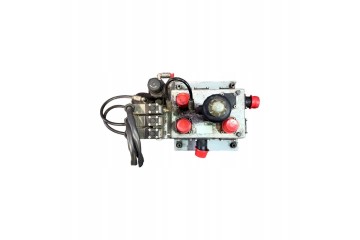 22253130 VOLVO Water Heater Coolant Valve Product weight with unit packaging 5 7 kg