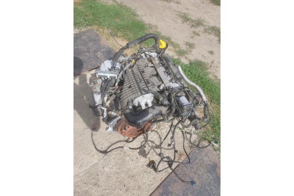 KOMPLETNY SILNIK RENO TWINGO 0 9 TCE H4BF453 Catalog number of the part H4BF453
