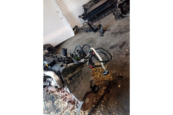 SILNIK 1 5 DCI K9KB608 RENAULT CAPTUR KOMPLETNY Part manufacturer Renault OE