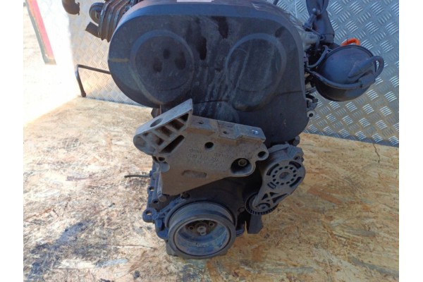 AUDI A3 8P 2 0 TDI DIESEL ENGINE AZV Catalog number of the part 24043 Wrakowisko