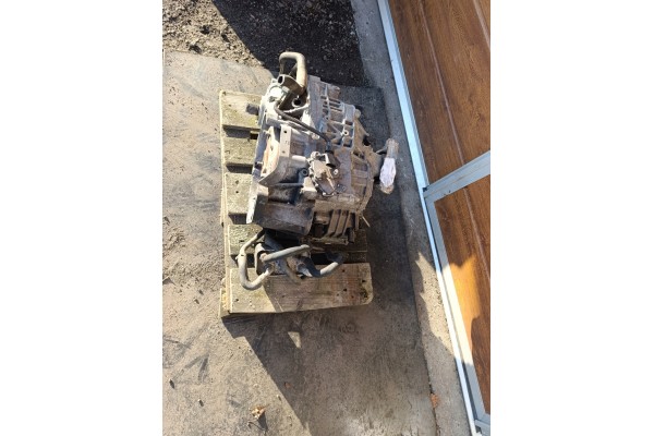 GEARBOX VW T5 2 5 TDI AUTOMATIC KFF 152 thousand mileage Catalog number of the part SKRZYNIA BIEGOW VW T5 2 5 TDI AUTOMATYCZNA A