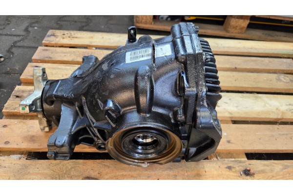 bridge insert rear diffraction AMG mercedes c class w205 2059060302 2083512100 Part manufacturer Mercedes Benz OE