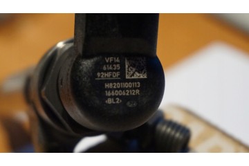 Inyector OE 166006212R con Junta para Renault 1.5 1.9 2.2 2.5 DCI 7703