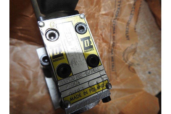 Hydraulic valve DBW 20 Ponar Wadowice Star 660 crane ZSH 6 R 061 Part manufacturer no brand