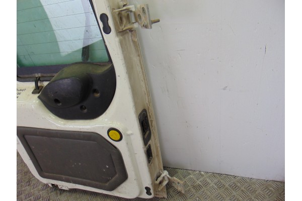 BLANCA  NO IDENTIFICADO FORD TOURNEO CONNECT (TC7) Kombi B. corta (2006) 2004 BLANCA 197930 FORD - 4