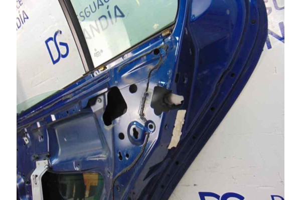 AZUL PUERTA TRASERA DERECHA MERCEDES-BENZ CLASE C (BM 203) BERLINA
