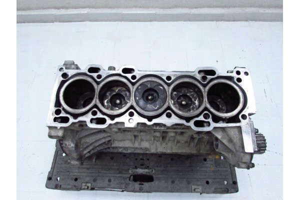 VOLVO S80 II V70 XC70 XC60 XC90 07 14 2 4 D5 ENGINE BLOCK BOTTOM WAL CONNECTING RODS Car type passenger cars