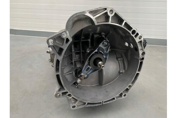 PORSCHE CAYMAN GT4 981 3 8 GEARBOX 4 57 Engine type petrol