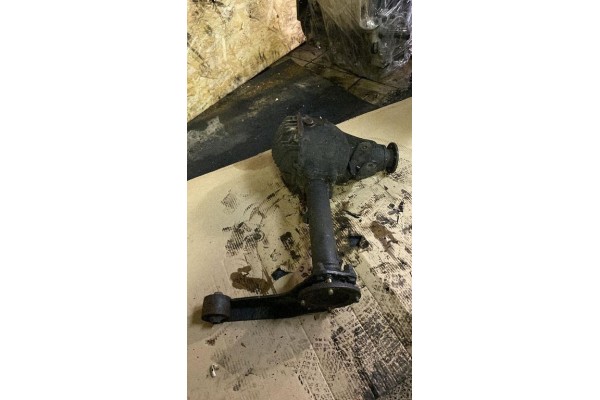 1996 Mitsubishi Pajero Front differential