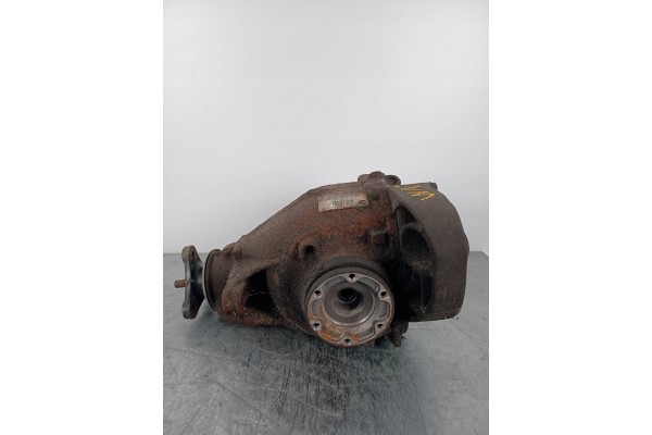 2008 BMW 1 E82 E88 Rear differential 7572520 Part manufacturer BMW OE