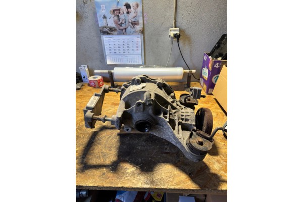 BRIDGE REAR JAGUAR F PACE X761 3 0 V6 HK83 4A213 GA 3 73 Packaging status no packaging