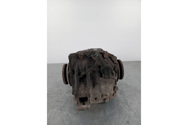 2009 BMW X3 E83 Rear differential 7575381 Part manufacturer BMW OE
