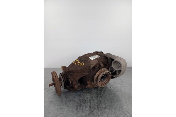 2013 BMW 3 F30 F35 F31 Rear differential 7591020