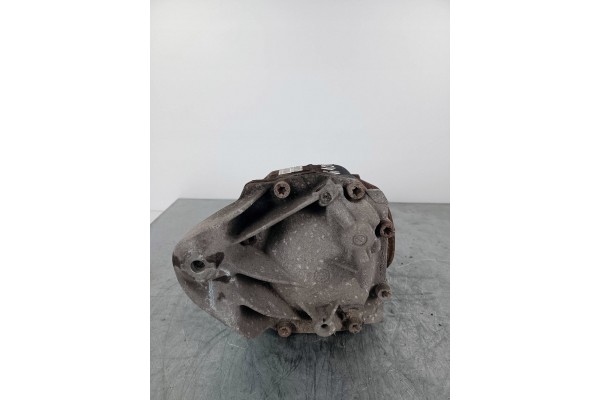 2016 BMW 3 F30 F35 F31 Rear differential 7605589 Catalog number of the part 7605589