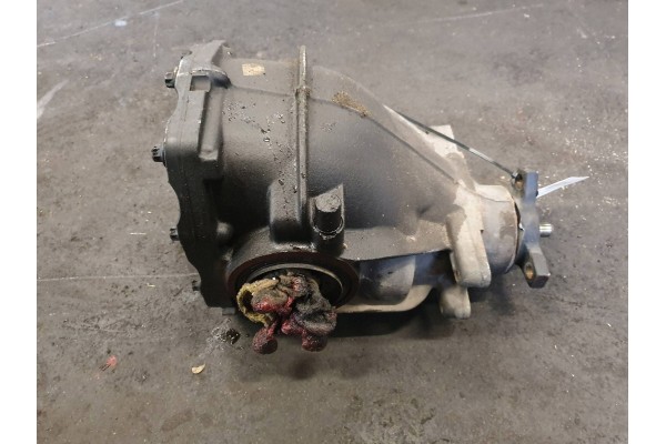 Rear differential Mercedes Benz SL 500 R230 5 0B 2001 A2303510105