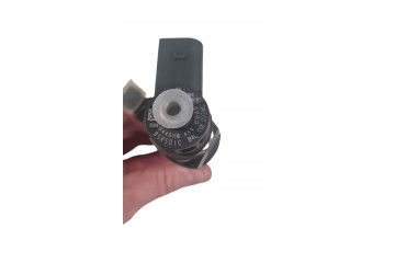 Injector 04L130277AC Audi VW BOSCH 0445110468 new original set of 4 sz Catalog number of the part VW AUDI 2 0 TDI WTRYSKI