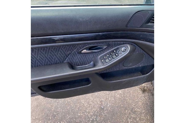 BMW SERIE 5 TOURING (E39) 520i