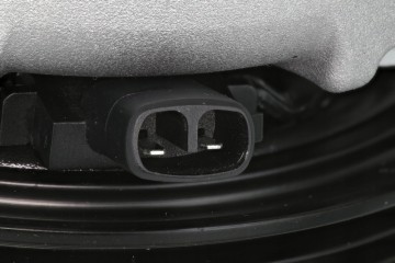 AIR CONDITIONING COMPRESSOR VALEO 811201 5ZSL12 FOR FIAT 500L 351 352 Catalog number of the original 51883102 52003012