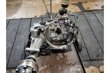 SKRZYNIA BIEGOW VW T4 2 5 TDI 2 5 TDI 88 KM VW TRANSPORTER 2 5 TDI 88 KM Catalog number of the part NIEZNANY
