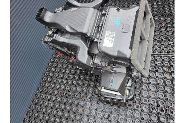 BMW F70 F74 HEATER EUROPE 9890106 Catalog number of the part 9890106 MRKKKA