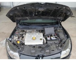 Renault Megane III 3 RS engine 2 0 250HP in car smoking 2011r F4R 874