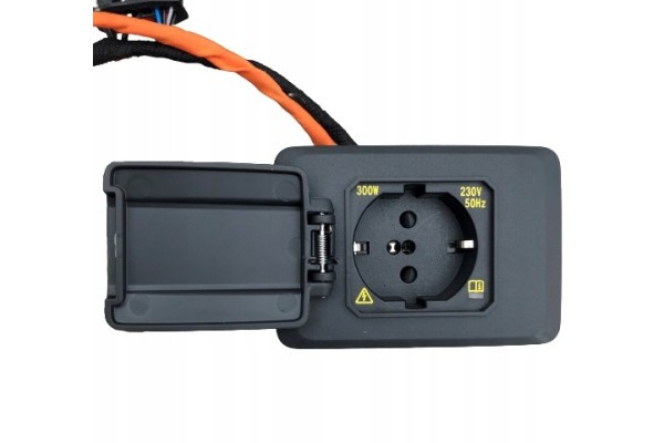 VW VOLKSWAGEN CURRENT CONVERTER 12V 220V SOCKET Version European
