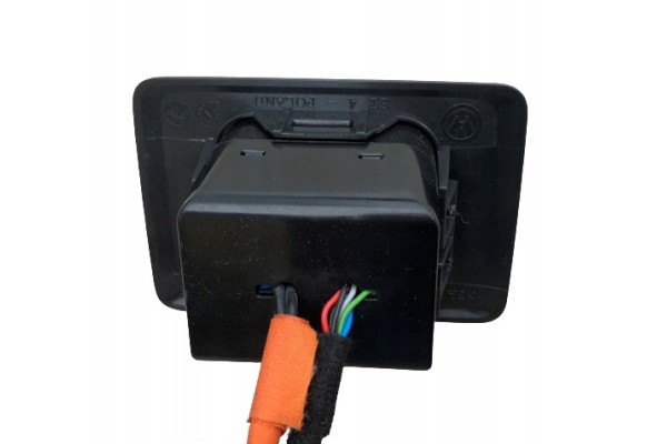 Convertidor de Corriente Original VW / AUDI 12V a 220V con Enchufe