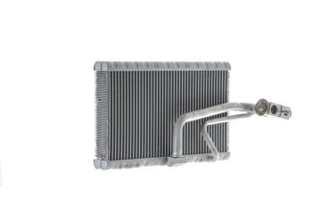 Air conditioning evaporator MAHLE AE 114 000P Car type passenger cars