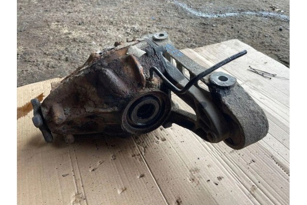 Rear reducer MERCEDES BENZ VITO MIXTO Van W639 A6393501414 2 15L Catalog number of substitutes Q0142213 00142212