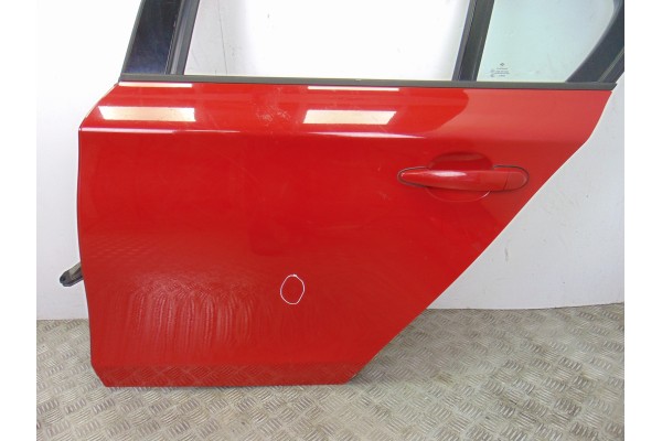 ROJO PUERTA TRASERA IZQUIERDA BMW SERIE 1 BERLINA (E81/E87)