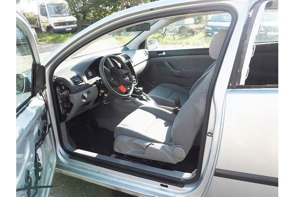 Motor VW GOLF V 1.6 gasolina 8V BGU en excelente estado