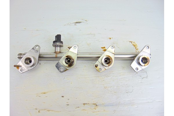 A2700701595 RAMPA INYECTORA MERCEDES-BENZ CLASE A (BM 176)