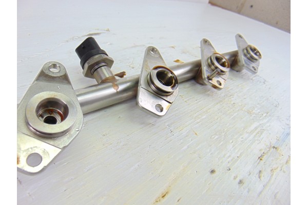 A2700701595 RAMPA INYECTORA MERCEDES-BENZ CLASE A (BM 176)