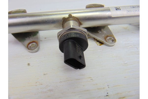 A2700701595 RAMPA INYECTORA MERCEDES-BENZ CLASE A (BM 176)