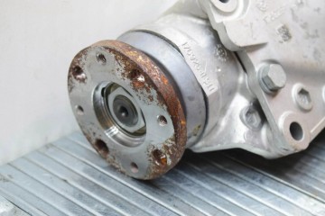 Front differential BMW 4 G22 G23 G24 G26 7647386 Part manufacturer BMW OE