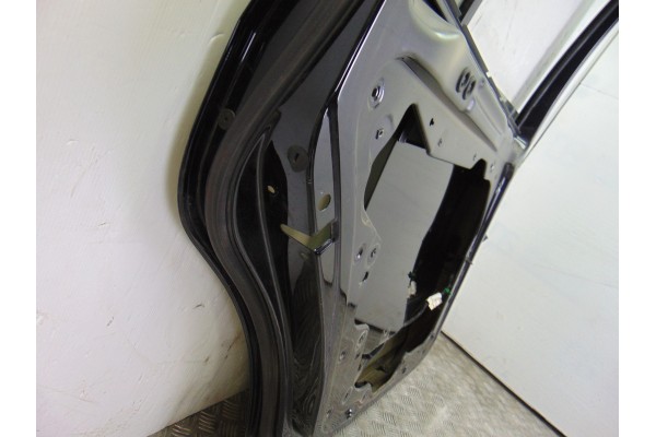 NEGRA PUERTA TRASERA IZQUIERDA VOLKSWAGEN TOURAN (1T2)