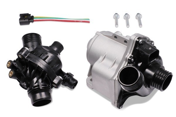 Additional water pump cooling water circulation for BMW 1 E82 1 E87 1