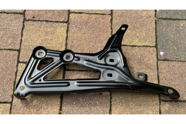 BMW X2 F39 FENDER MOUNT BRACKET LEFT FRONT 41007956403 7956403 NEW Packaging status original