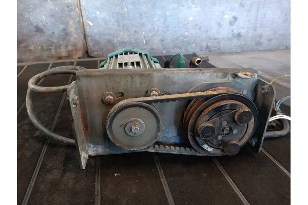 AIR CONDITIONING COMPRESSOR ELECTRIC MOTOR THERMO KING LS90P Car type passenger cars