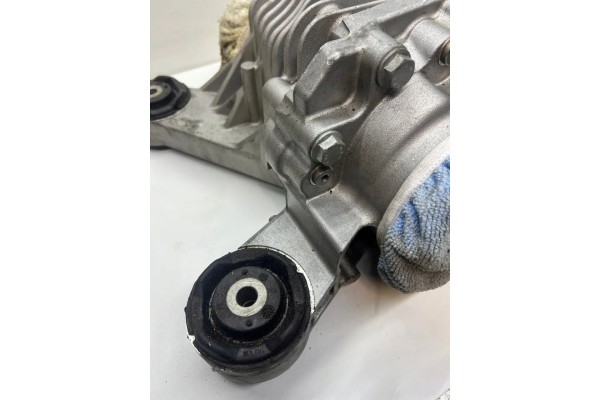 Rear reducer AUDI Q3 8U ZSB0CQ5250110H 2 0L diesel 130kW 2014 Part manufacturer Audi OE