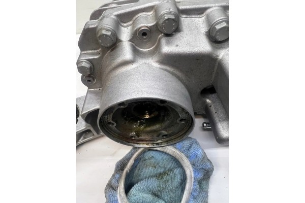 Rear reducer AUDI Q3 8U ZSB0CQ5250110H 2 0L diesel 130kW 2014 Catalog number of the part ZSB0CQ5250110H